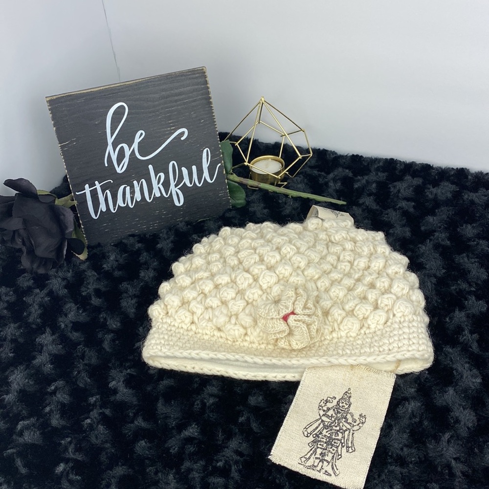 NWT Nirvana Designs Wool Knit Beanie